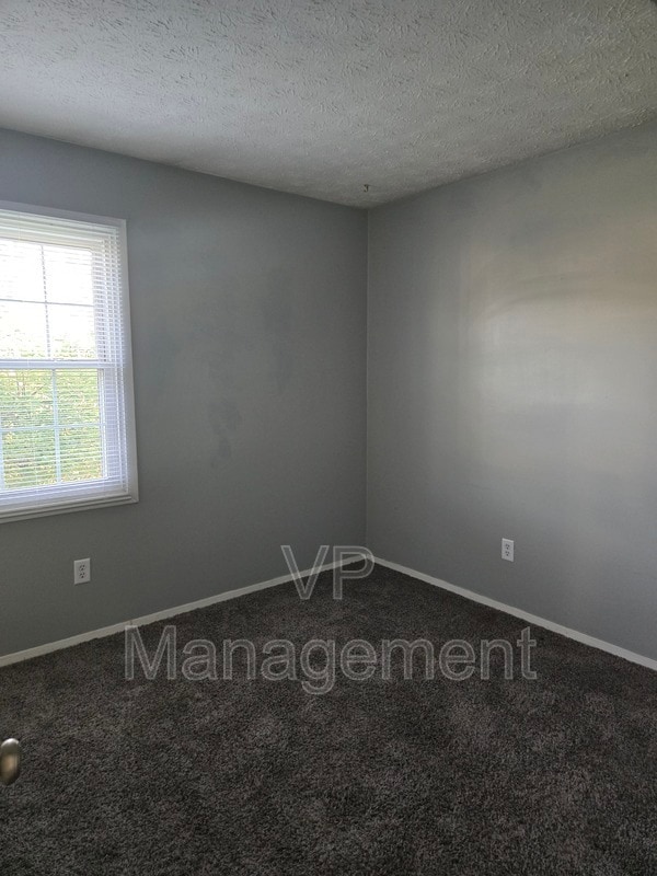 Building Photo - 2218 Emerald Dr