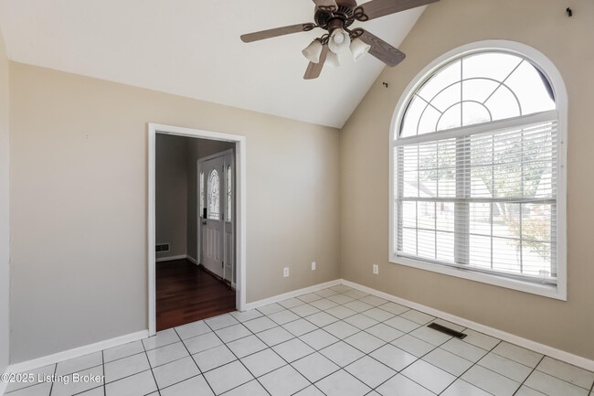 Foto del edificio - 9303 Longhorn Ct