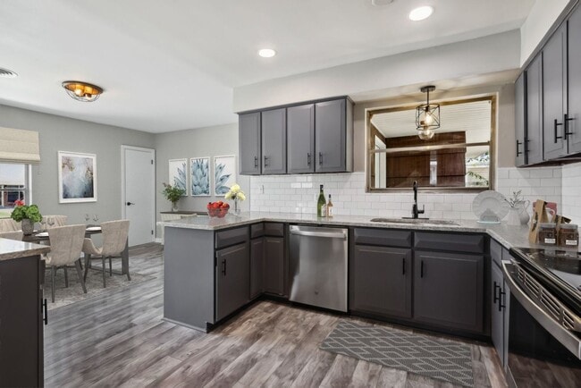 Building Photo - Newly remodeled ranch style home