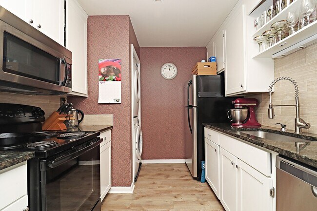 Foto del edificio - Pet-Friendly River Run Condo With Private Balcony