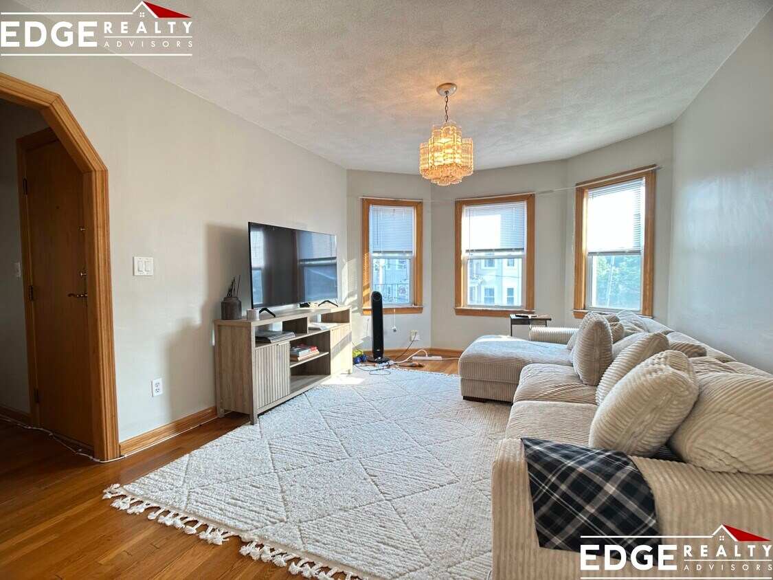 Primary Photo - 60 Claymoss Rd