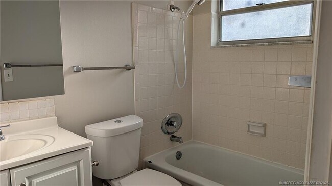 Foto del edificio - 2600 SE Ocean Blvd