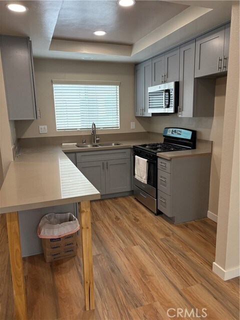 Foto del edificio - 570 E Cypress St