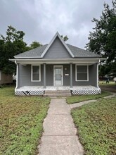 Building Photo - 2532 Lakin Ave