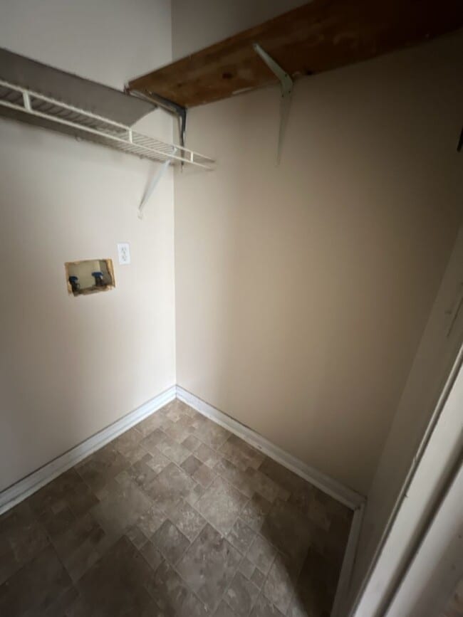 Building Photo - 540 W Stevens St