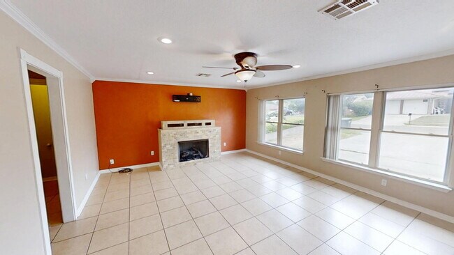 Foto del edificio - Welcome home to this adorable 3-bedroom, 2-bathroom house designed with comfort and style in mind!