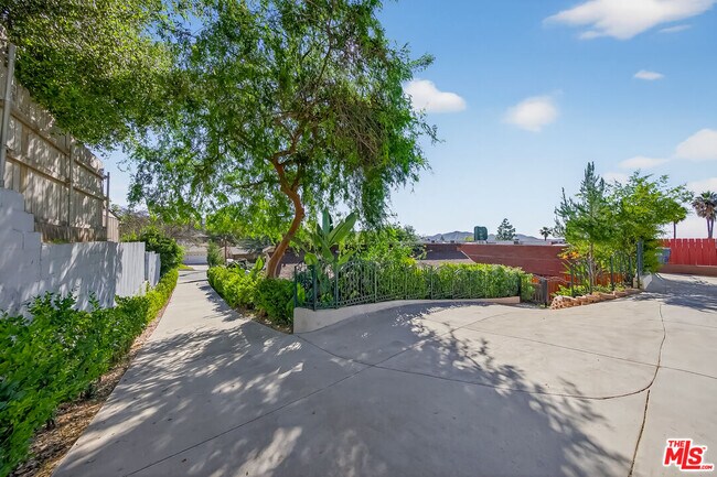 Foto del edificio - 4603 Ocean View Blvd