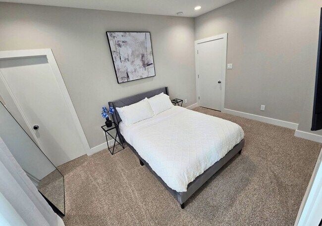 Foto del edificio - 8326 Curry Rd