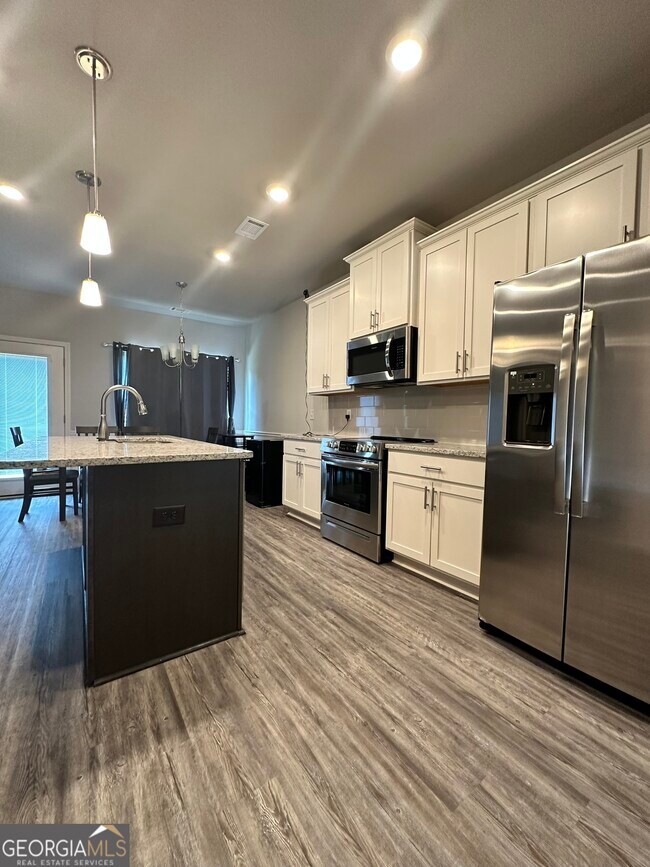 Foto del edificio - 1360 Sugar Glen Ct