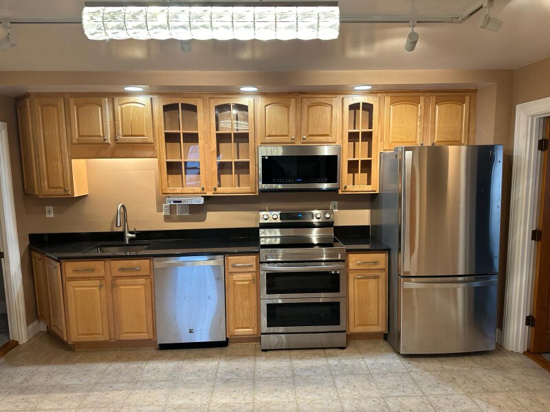 80 Arch St Unit 1, Middleborough, MA 02346 Room for Rent in