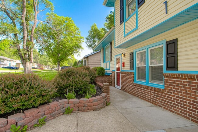 Building Photo - 9411 Fairwood Dr