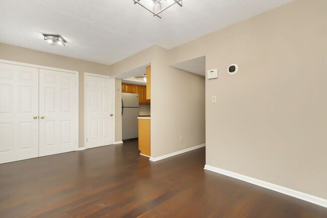 Foto del edificio - 127 Sterling Ct