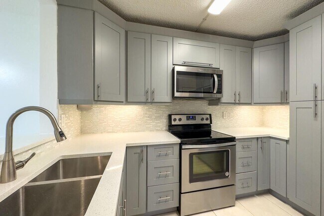 Building Photo - 6299 Chasewood Dr