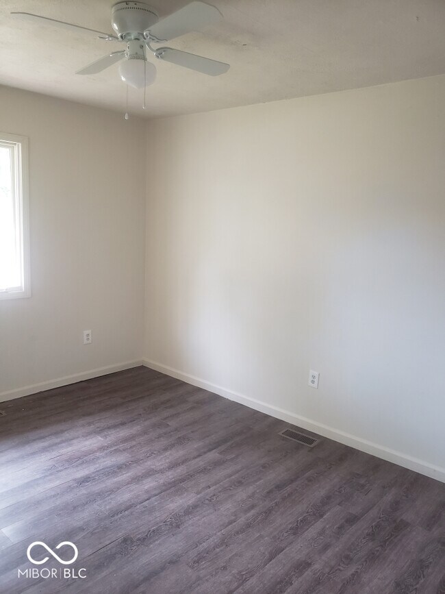 Foto del edificio - 1108 Tuttle Ave