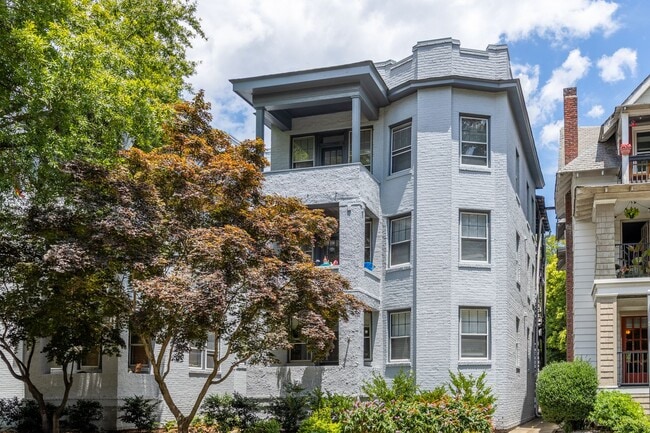 Building Photo - True Ghent Beauty 2/1 Move in Now