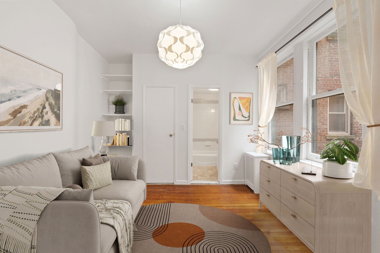 Photo - 140 W 71st St (New York, NY)