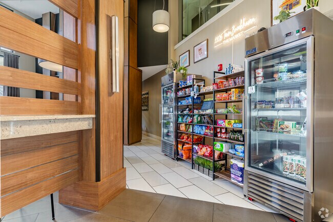 Casa Club - 1105 Town Brookhaven Apartments