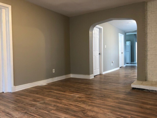 Building Photo - 109 19th St