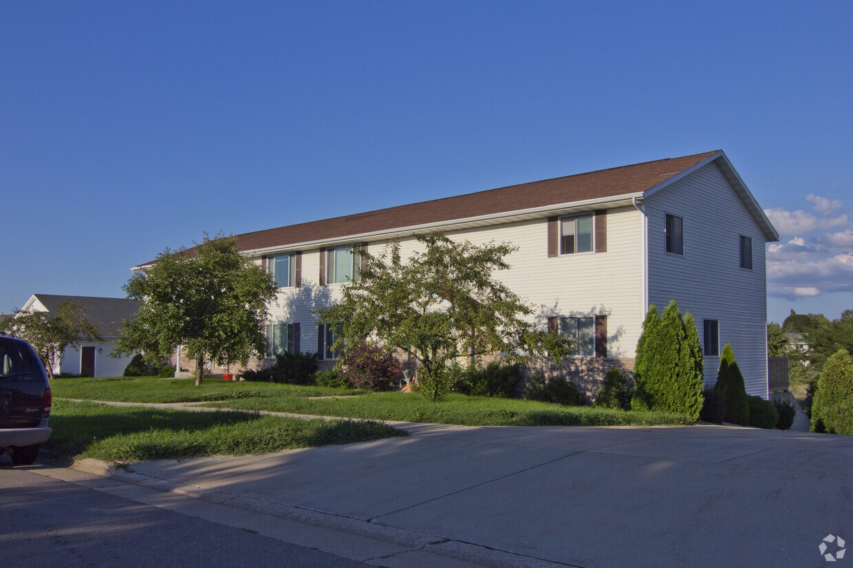 20182024 Green Valley Dr, Janesville, WI 53546 Apartments in