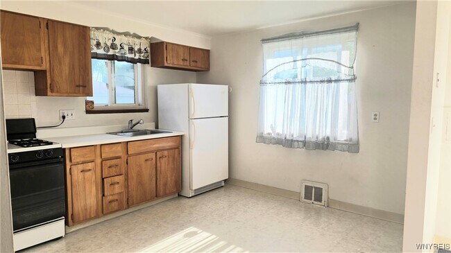 Foto del edificio - 26 Alcona Ave