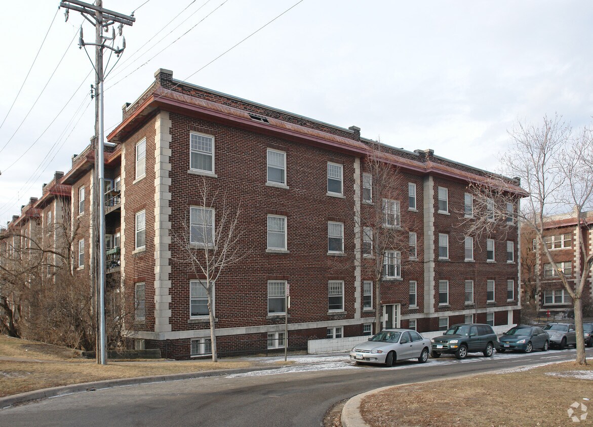 Primary Photo - 2873 Holmes Ave
