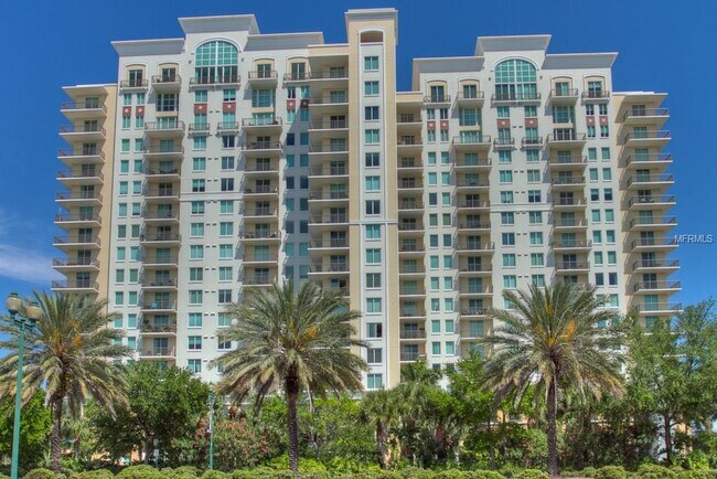 Building Photo - 800 N Tamiami Trail