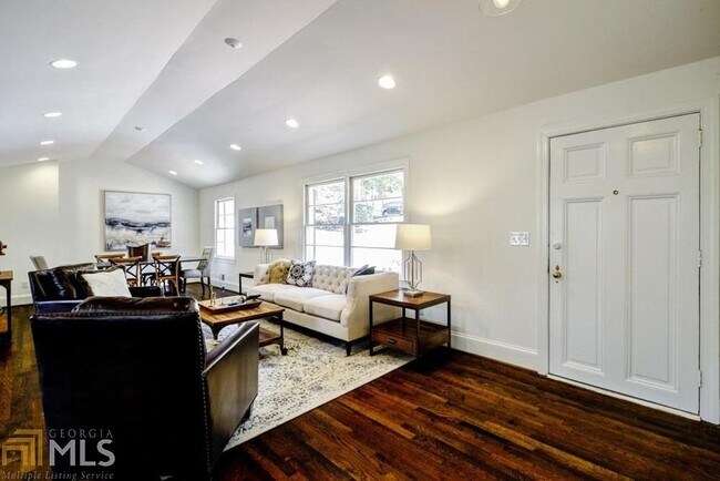 Building Photo - 4142 Haverhill Dr NE
