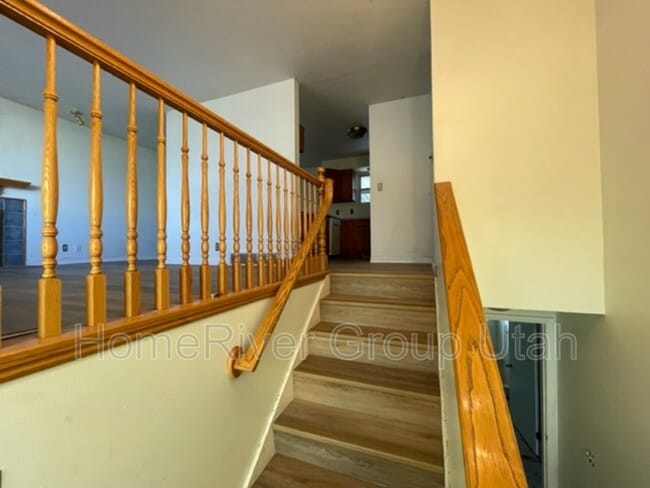 Building Photo - 4420 S Orleans Wy