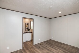 Building Photo - 94 Blossom Ln