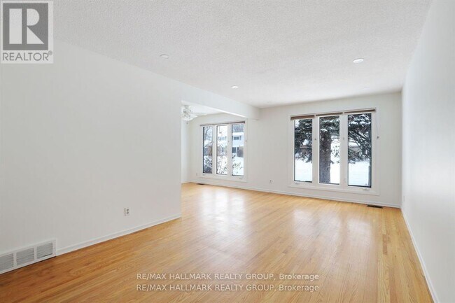 Building Photo - 1948 Sharel Dr