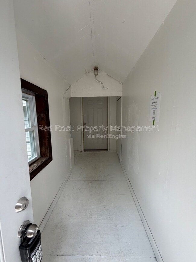 Building Photo - 320 Highland Ave