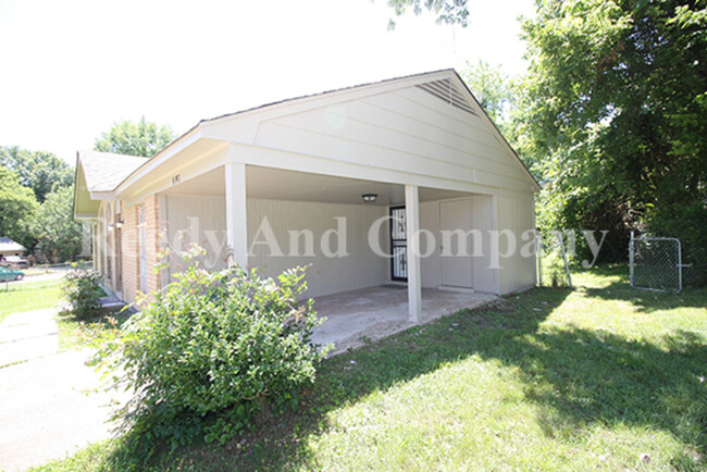 Building Photo - 5197 Chantilly Dr