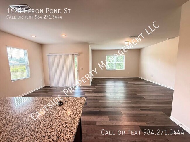 Building Photo - 1625 Heron Pond St