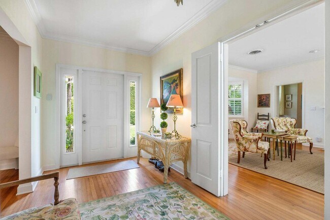 Building Photo - 230 Plantation Rd