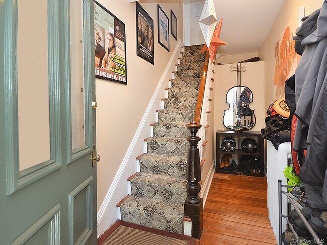 Foto del edificio - 82 Central Ave