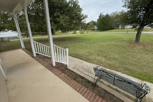 Foto del edificio - 504 Wagstaff Rd