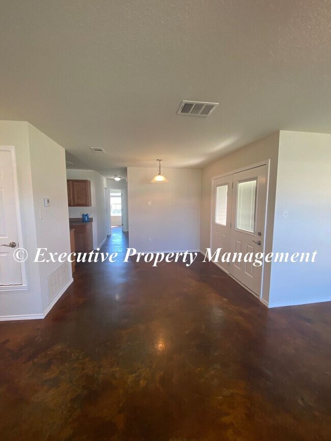 Foto del edificio - 2921 Starlight Dr