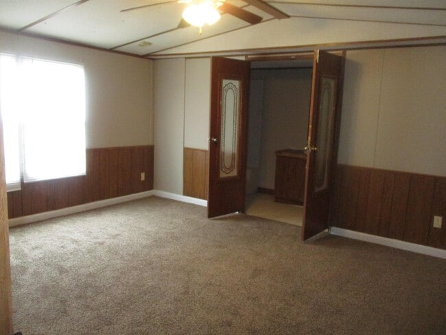 Building Photo - 508 Kayla St