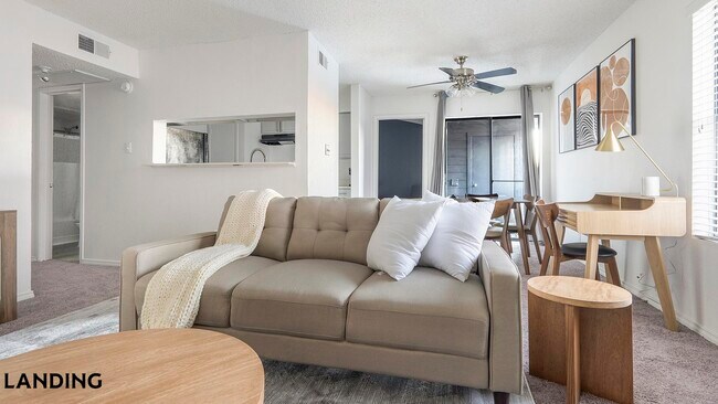 Foto del edificio - 1071 Clayton Ln