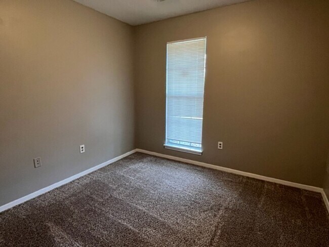 Building Photo - Renovated 3 Bedroom 2 Bath Home for Rent!!