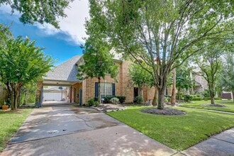 Building Photo - 2115 Foreland Dr