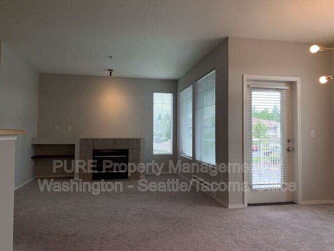 Building Photo - 6127 Hazel Loop SE