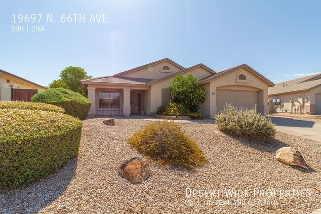 Foto del edificio - BEAUTIFUL 3BED+DEN, 2BATH HOME LOCATED NEA...