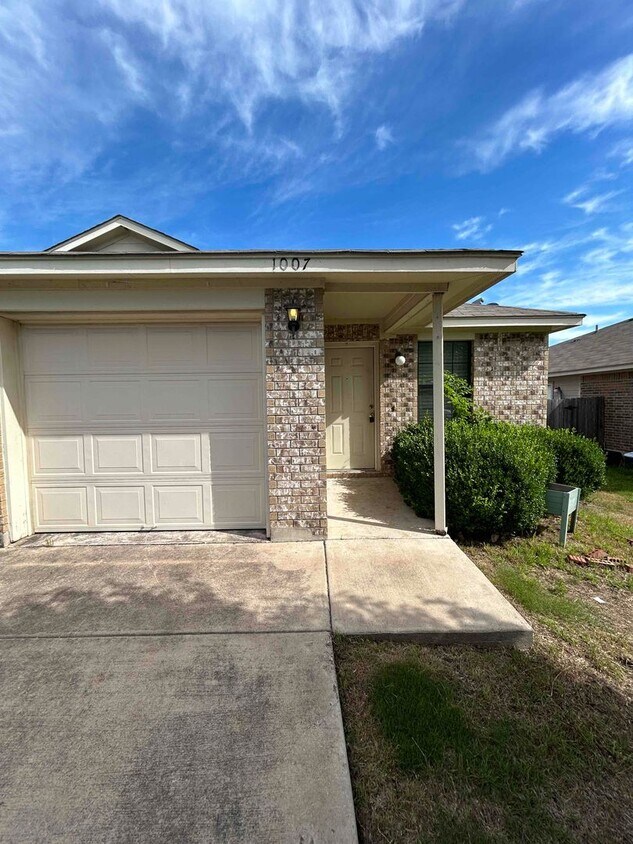 10031007 Trail Driver Cove Unit 1007, TX 78626 Room for