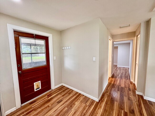 Foto del edificio - 609 NW 7th Ct