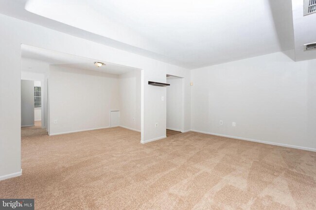 Foto del edificio - 874 College Pkwy