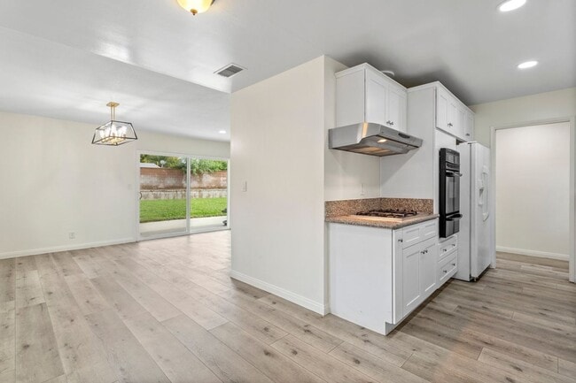 Building Photo - Stylish 3-Bedroom Home with Great Indoor-Outdoor Living