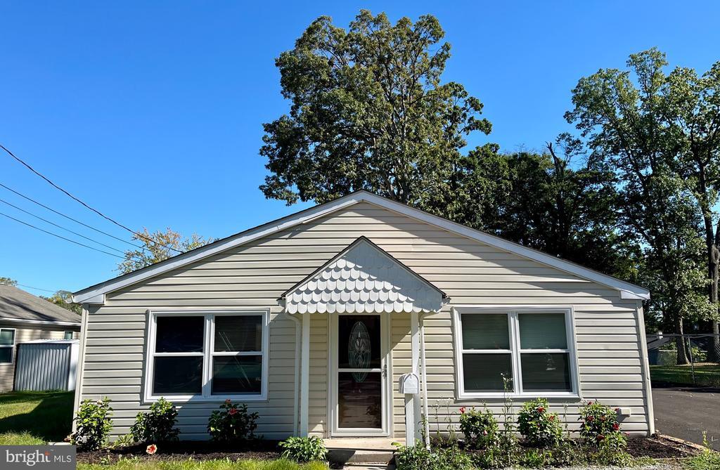 Foto del edificio - 402 Maple Ave