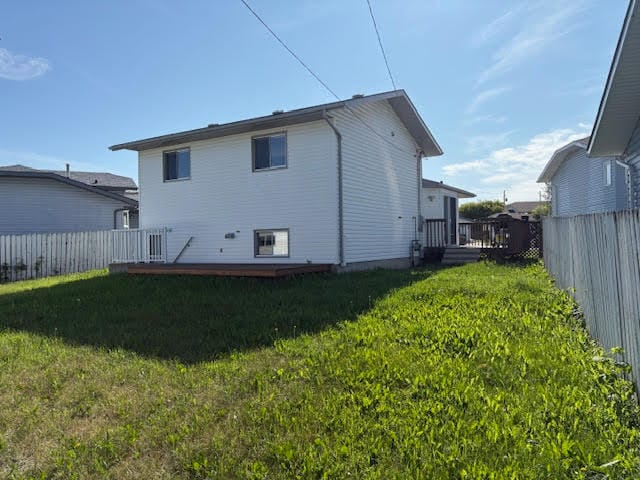 Building Photo - 10-19 9 Street Close