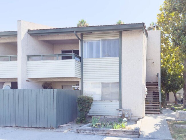 Foto del edificio - 2 BEDROOM 2 BATH CONDO IN GATED COMMUNITY ...